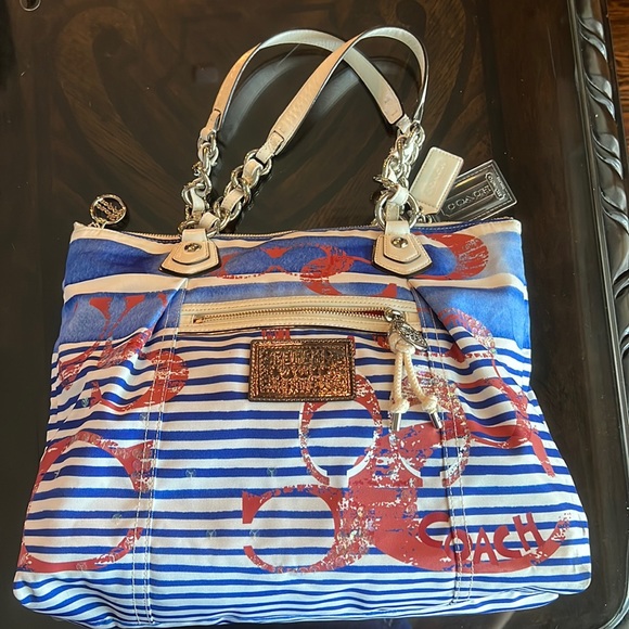 Coach poppy design purse
Great 4th, Memorial/Veterans Day, Red, white & blue. - Picture 1 of 7